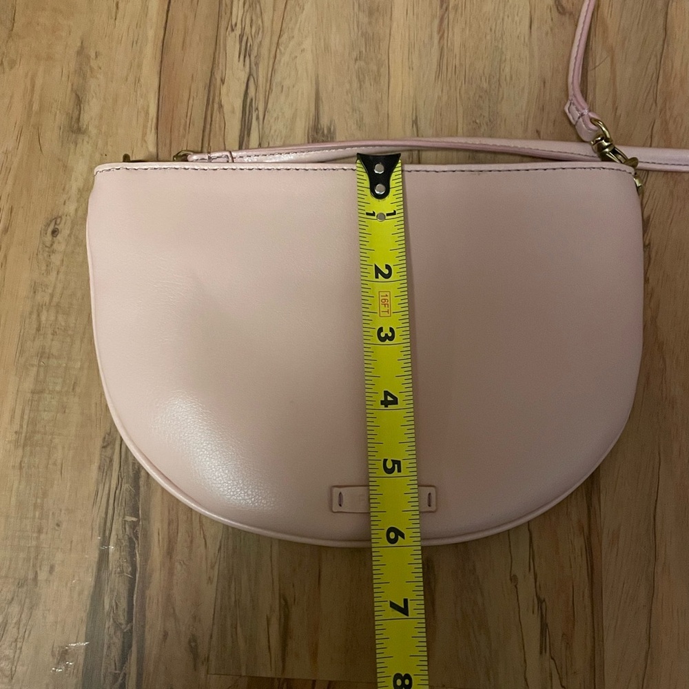 Fossil Light Pink Crossbody Bag with zipper closure - Picture 2 of 11